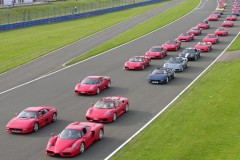 Cea mai mare parada de masini Ferrari