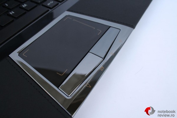 Asus Lamborghini VX7 touch pad