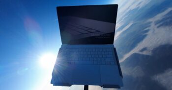 ASUS ExpertBook Ultra a ajuns mai sus decât Everest într-un test real de fiabilitate